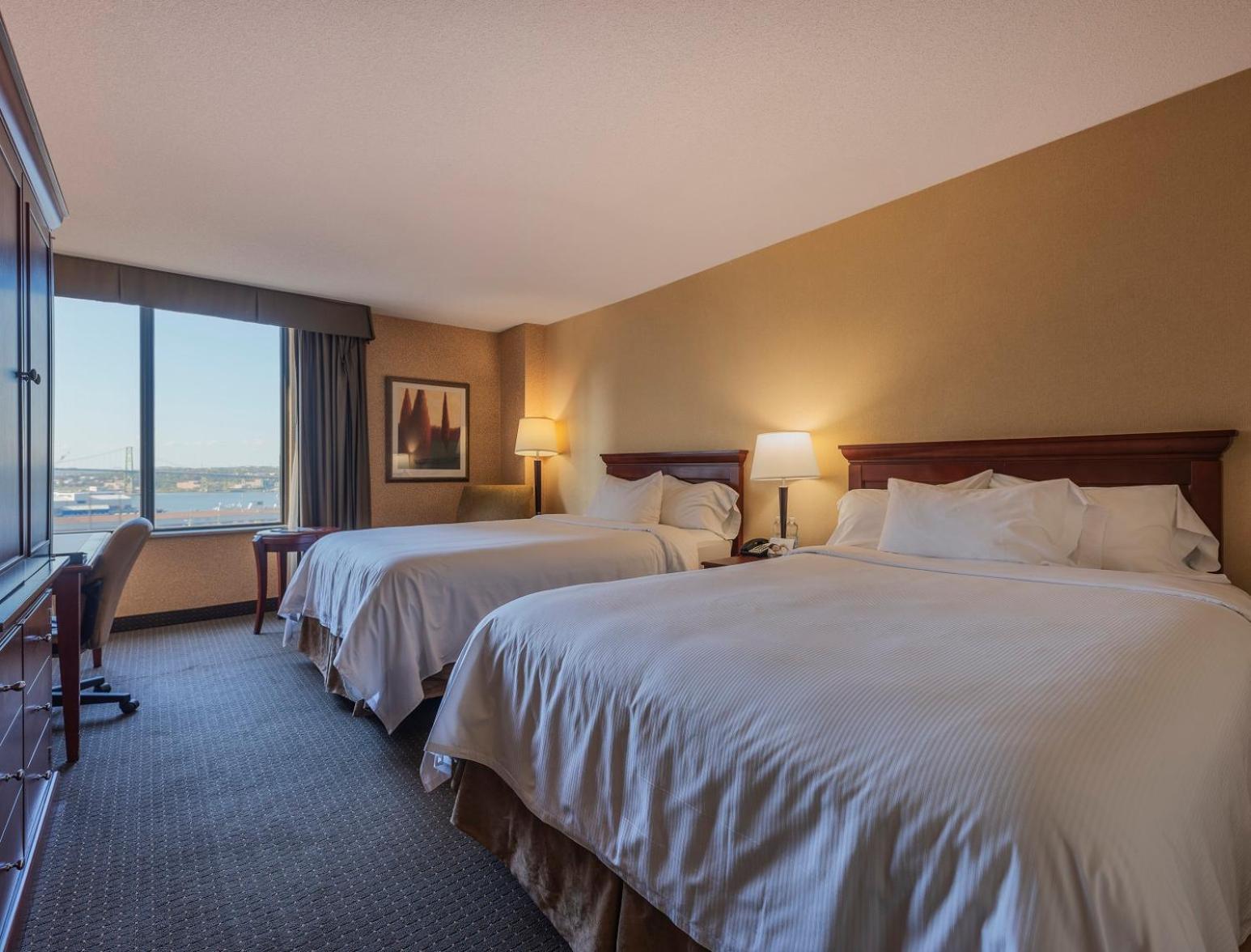Hotel Halifax Hotel 4*