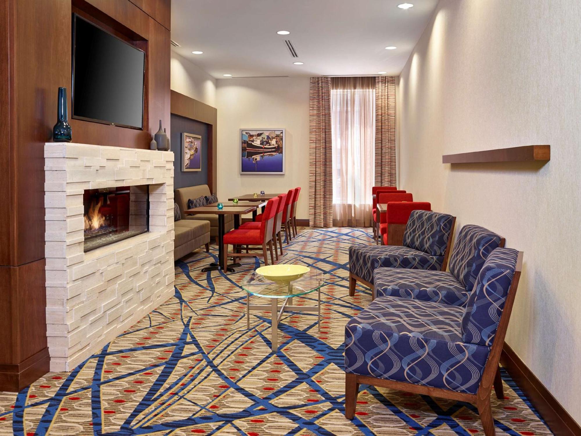 Hampton By Hilton Downtown 3*