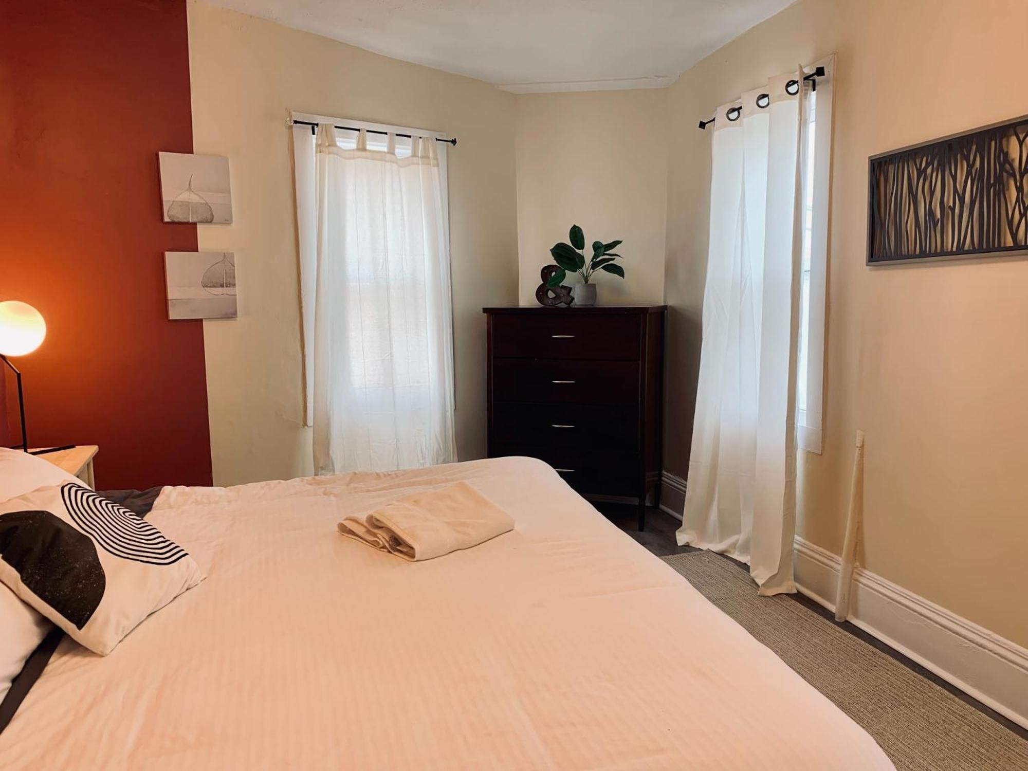 Apartment Stylish 2-bdrm Unit #3, Close To Downtown Halifax