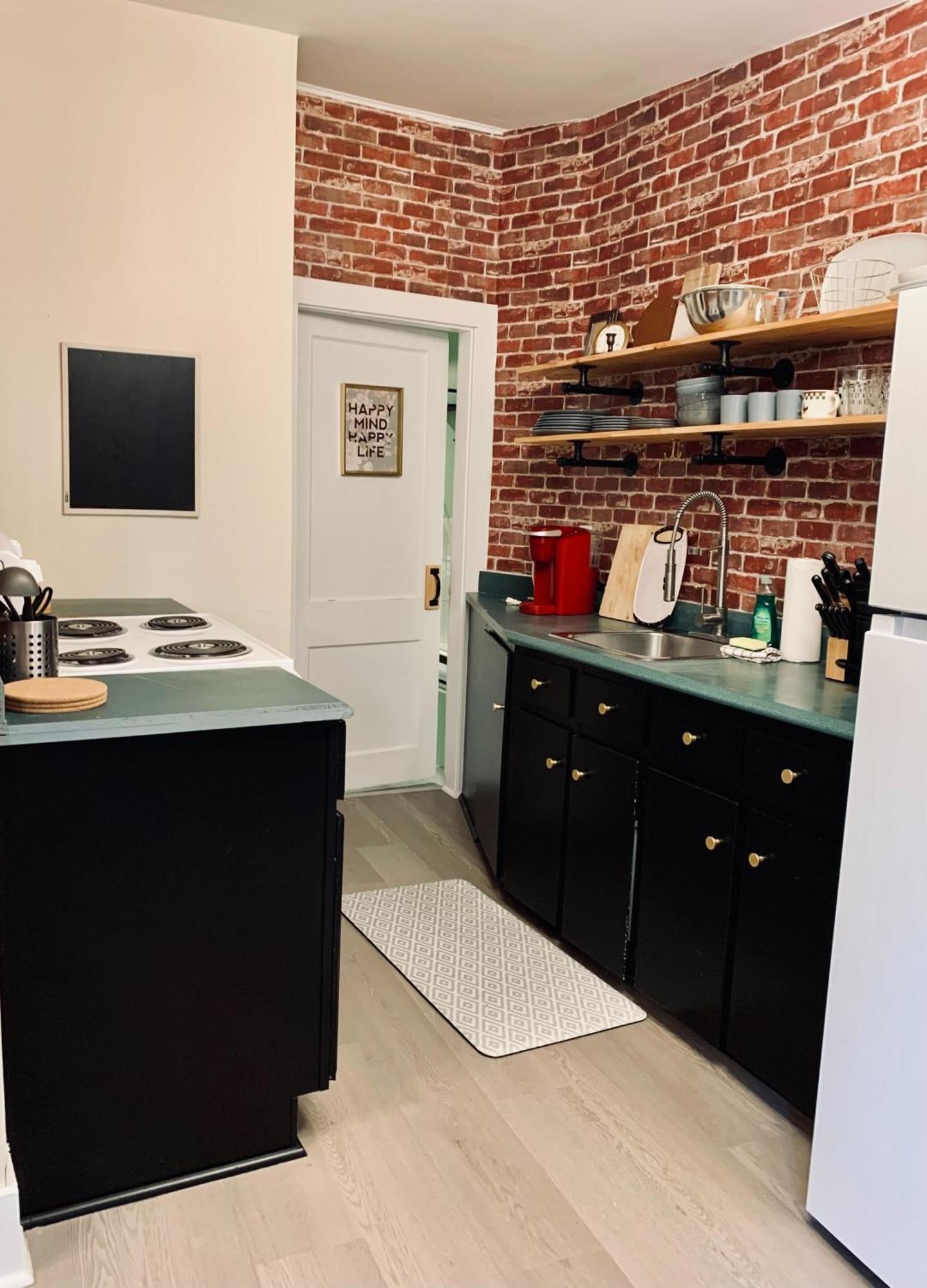 Stylish 2-bdrm Unit #3, Close To Downtown *