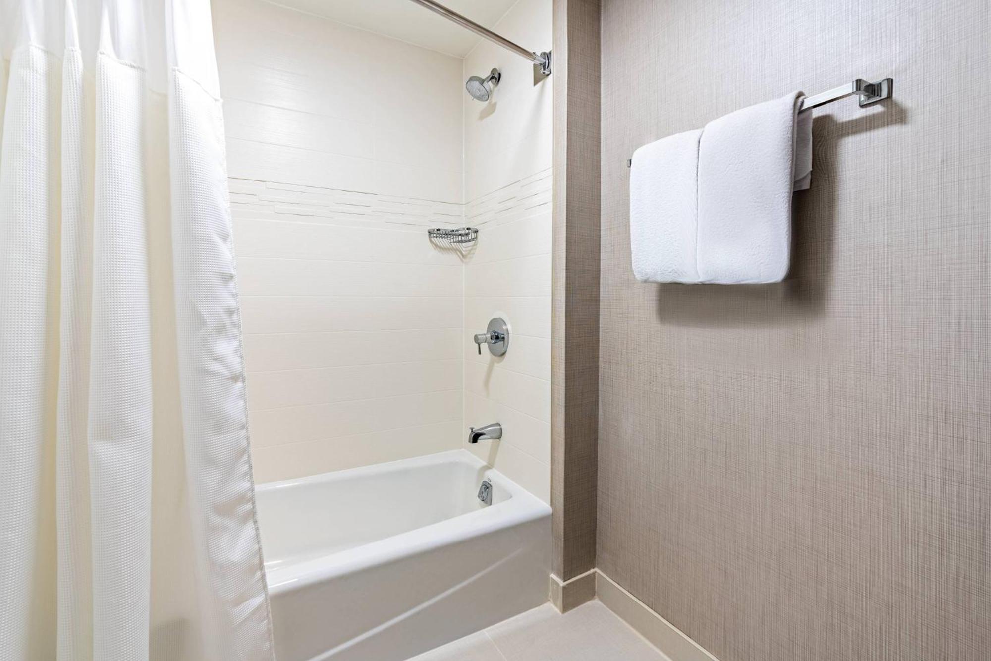 By Marriott Downtown 4* Halifax