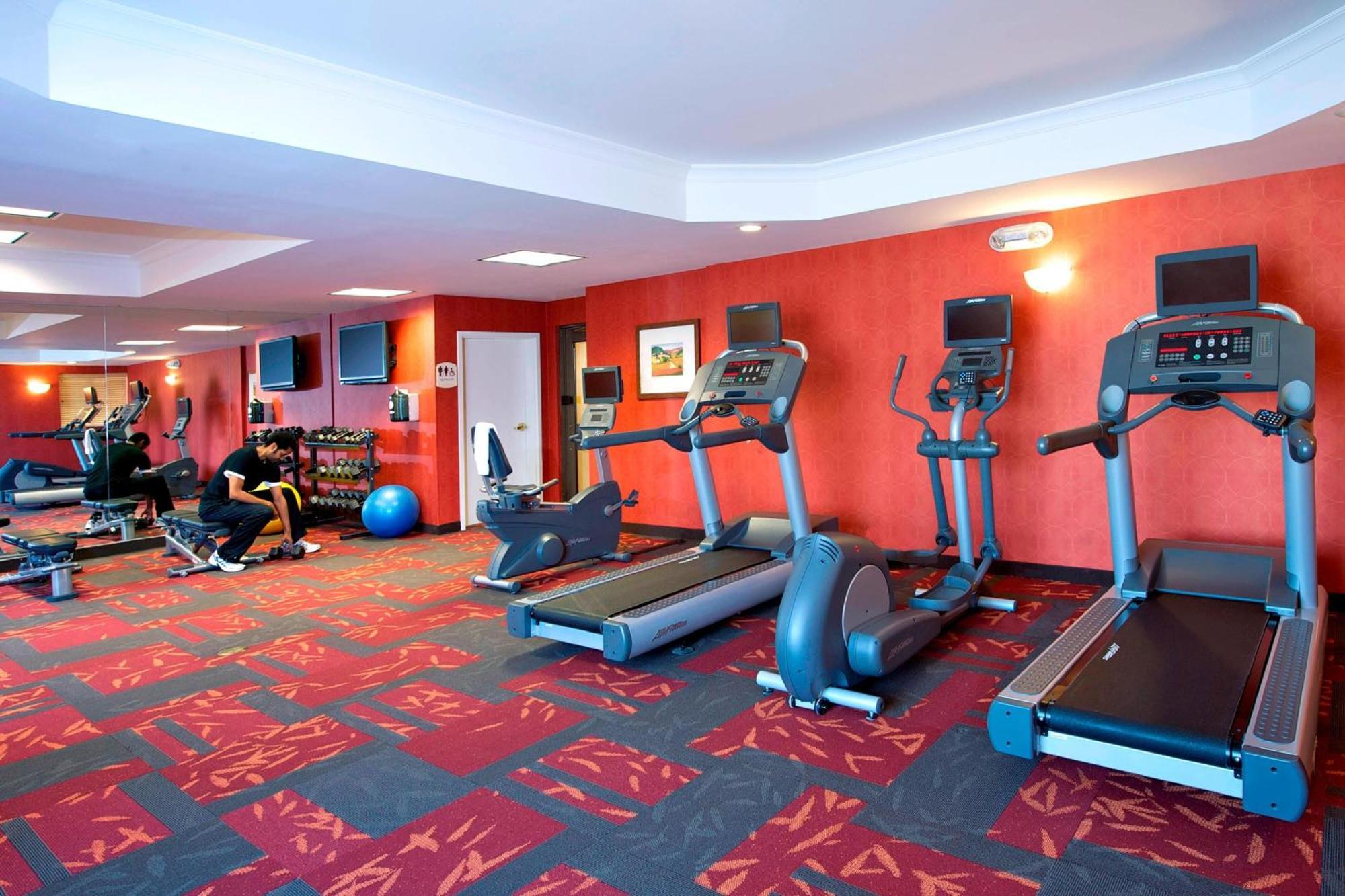 By Marriott Downtown Hotel