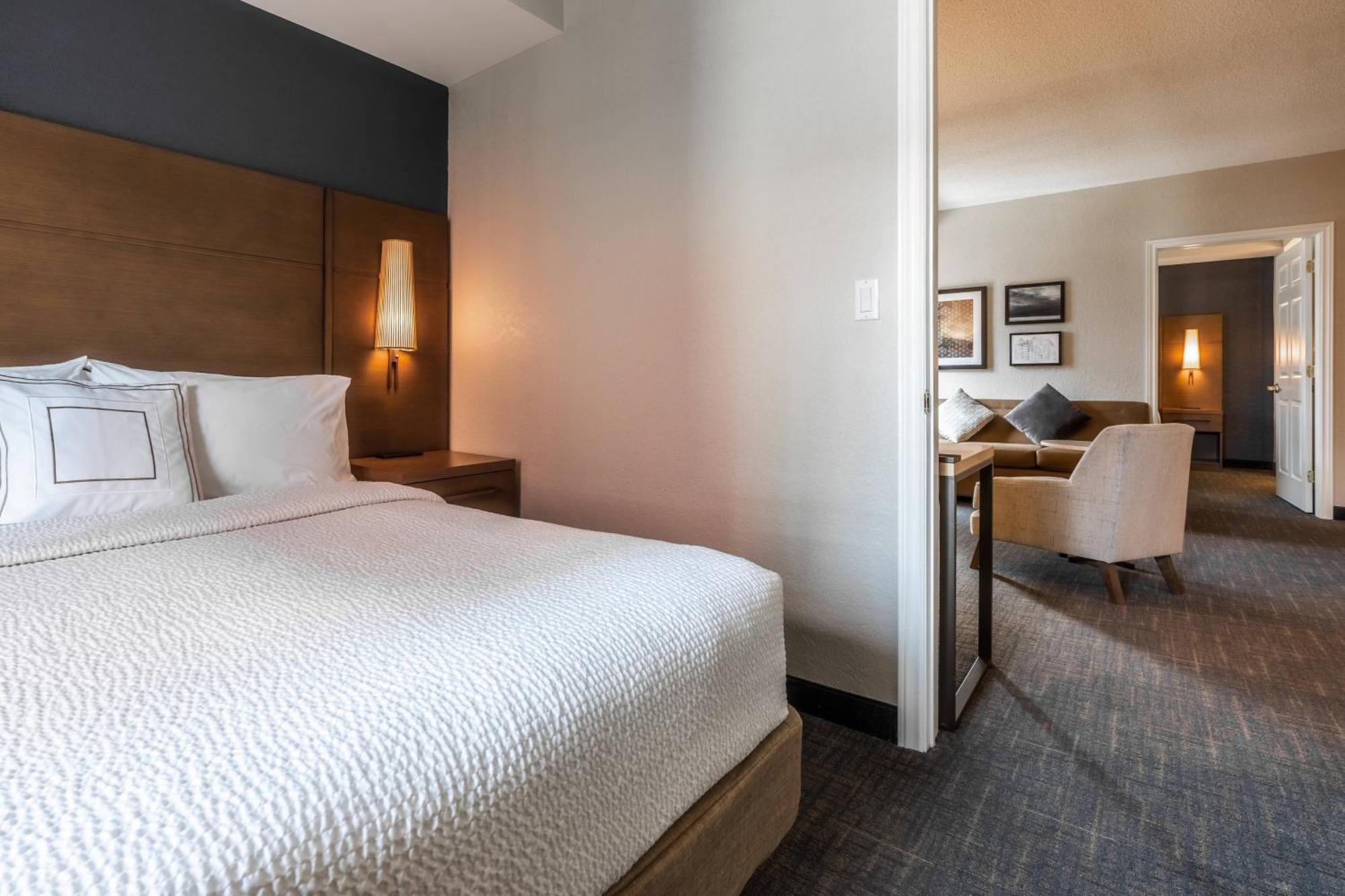 By Marriott Downtown Halifax