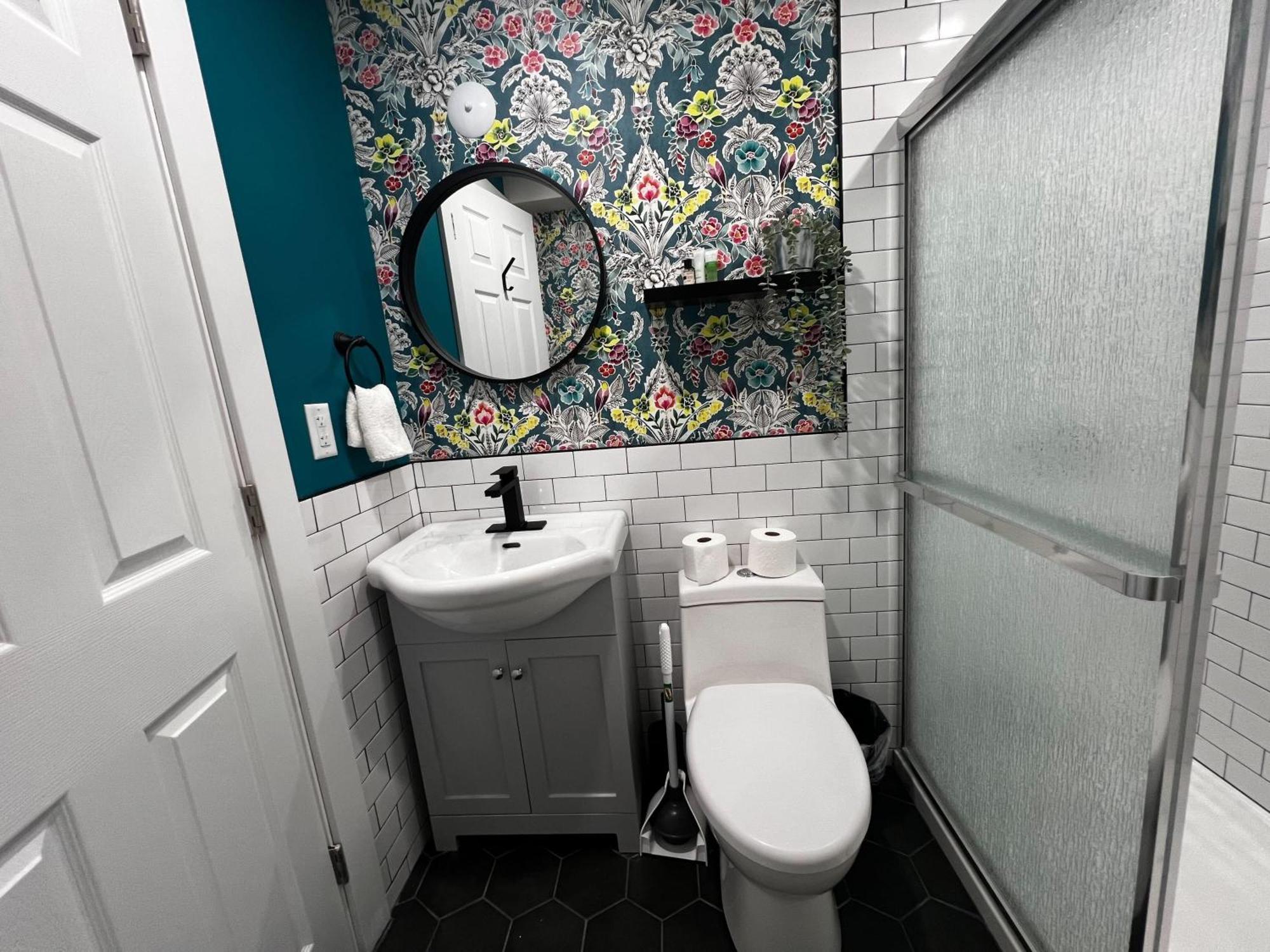 Swedish House Bright And Modern Downtown Retreat, Unit 4 Apartment