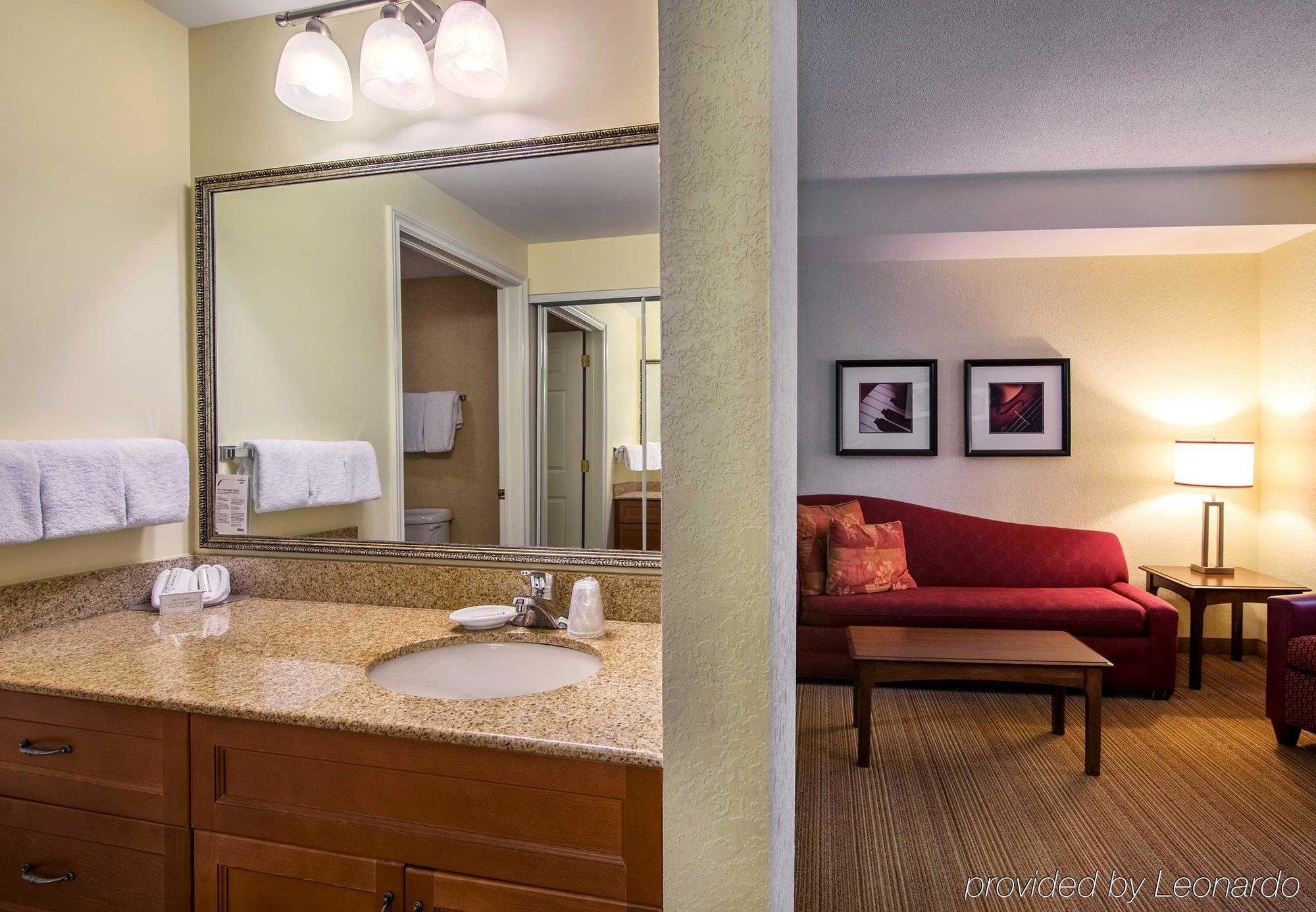 Hotel By Marriott Downtown 4*