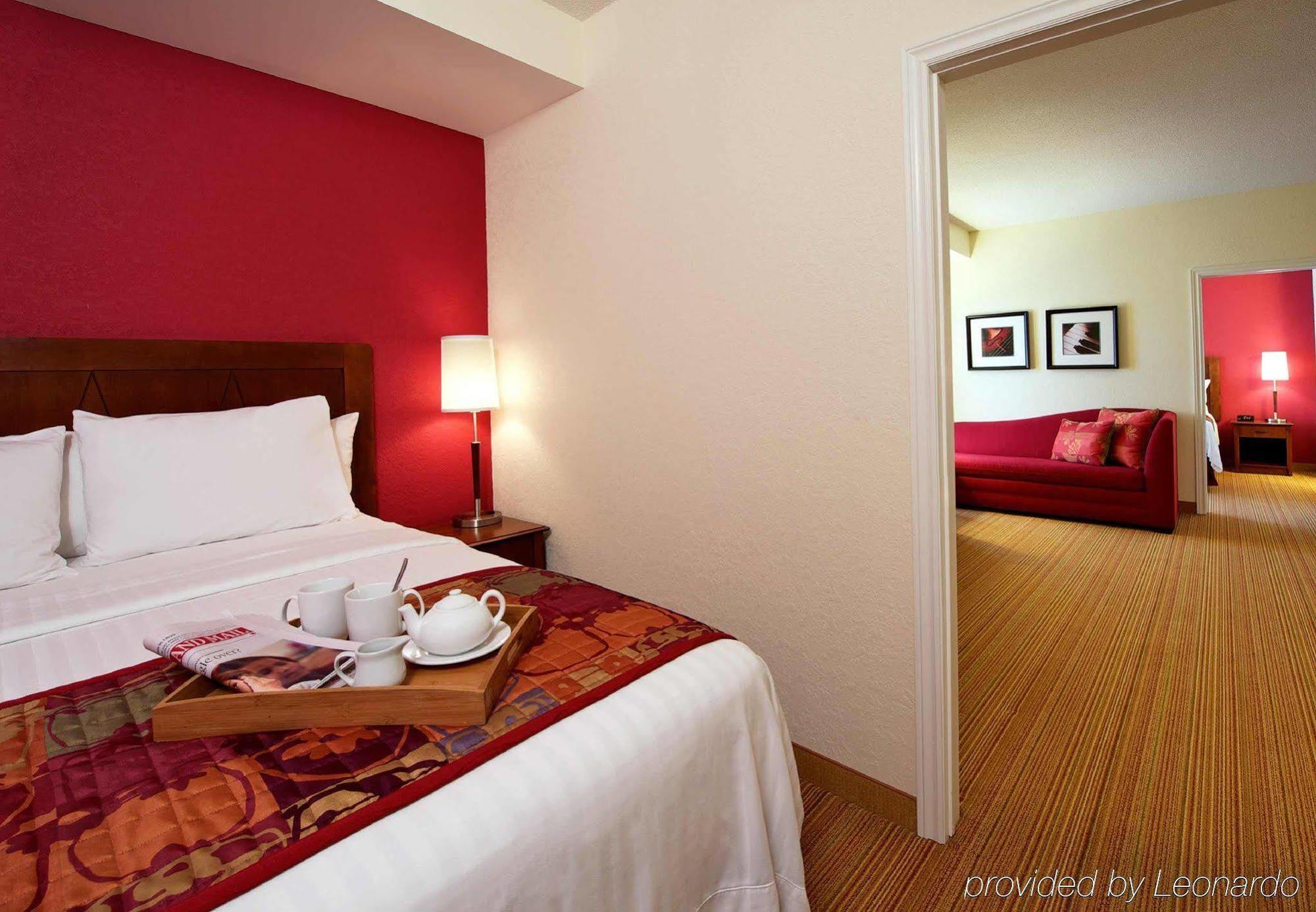 By Marriott Downtown Hotel 4*