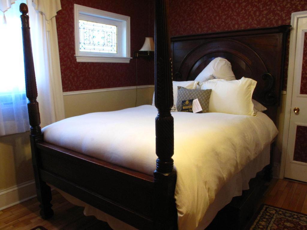 Waverley Inn