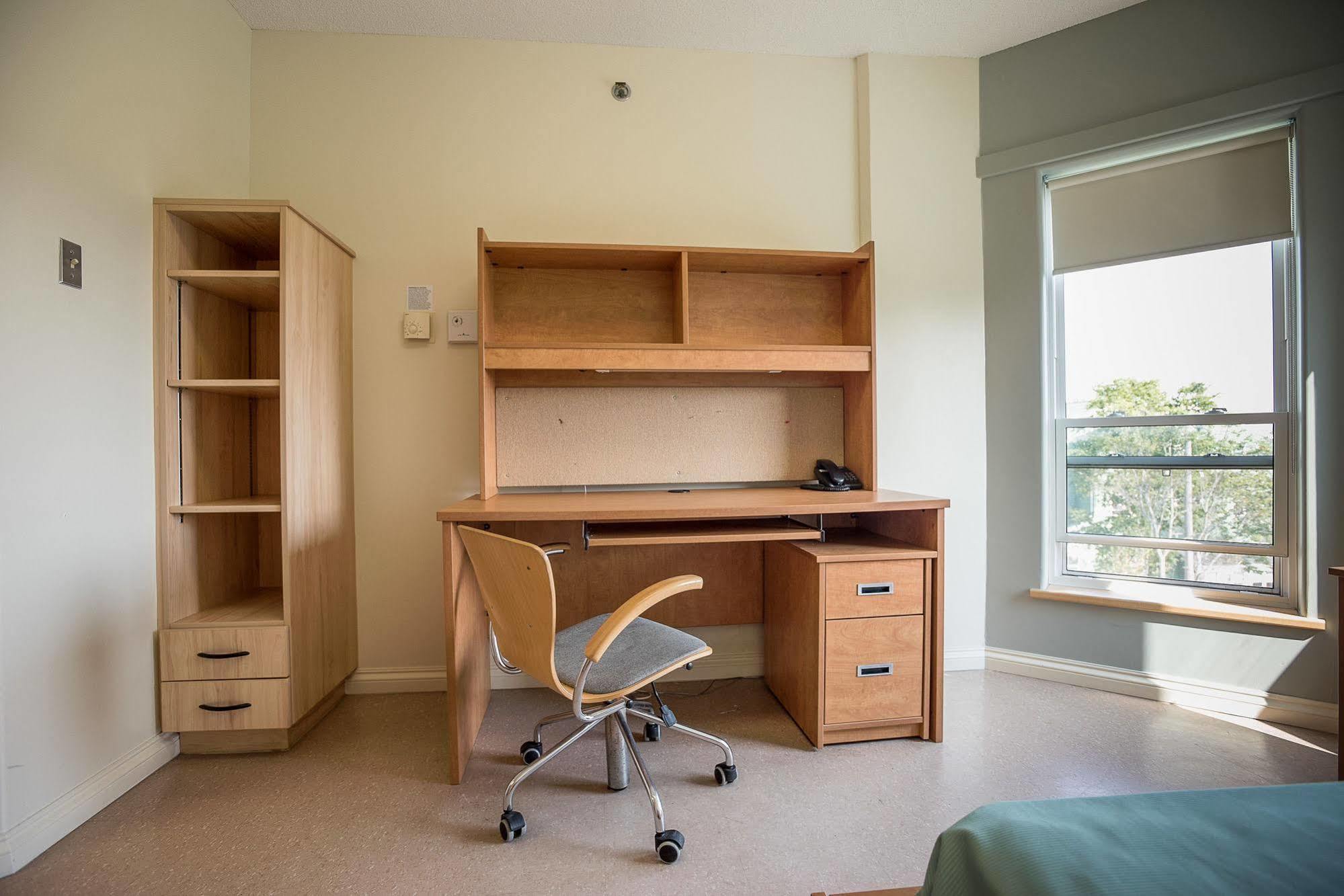 Mount Saint Vincent Hostel *