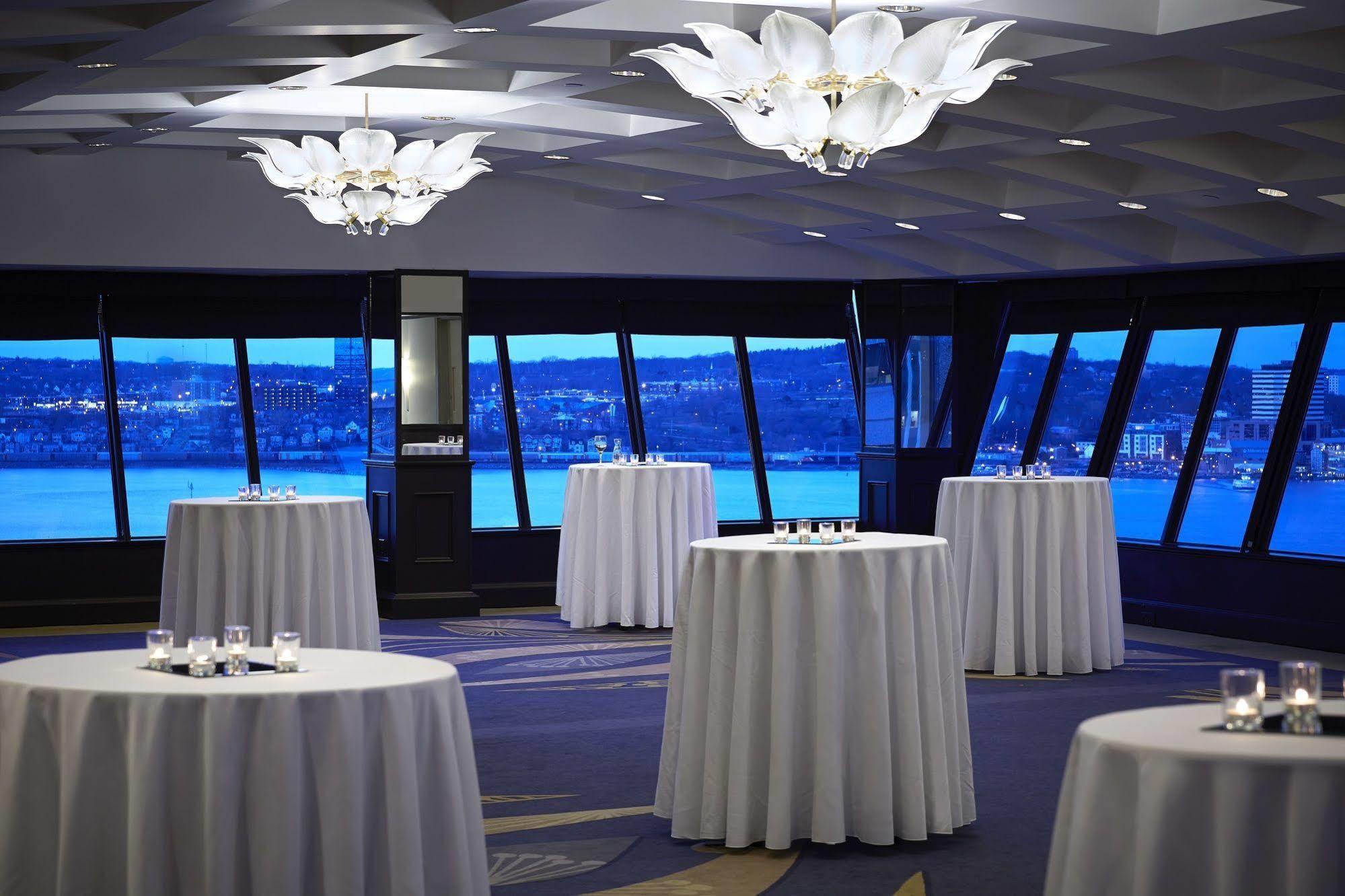 Hotel Halifax 4*