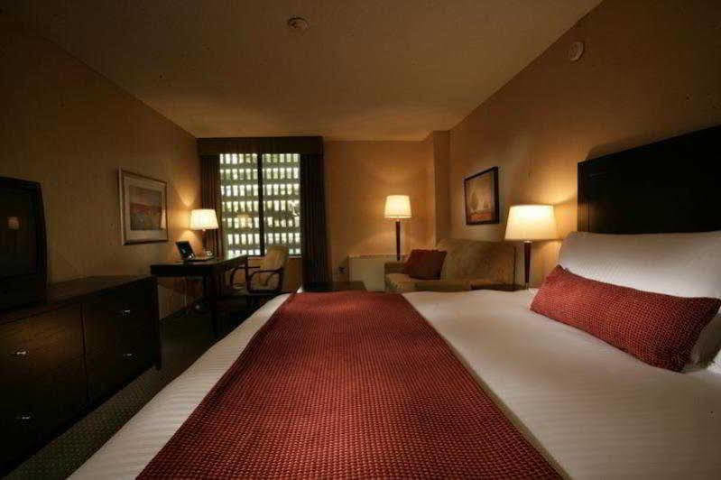 Hotel Halifax 4*