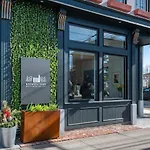 Brewery Park 303 - Boutique French Suite In North End