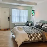 300 Urban Sanctuary Apt #306 With Ac
