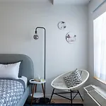300 Zen Oasis-Studio #305, Ac