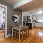 103 Large & Sunny Beautiful Home