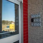 Old 300 Comfortable Apt #407 With Ac