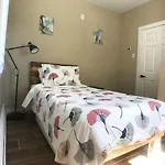 Modern, Cheerful 2Bd 1Br Apt+Free Parking