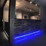 Modern, Cheerful 2Bd 1Br Apt+Free Parking