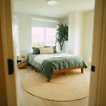 Chic Cozy Retreat - 2Br - Stunning North End Views