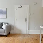 Historic Downtown Apt #2