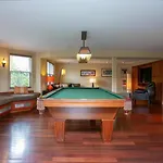 Luxury Bachelor By Halifax Waterfront -Hot Tub