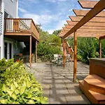 Luxury Bachelor By Halifax Waterfront -Hot Tub