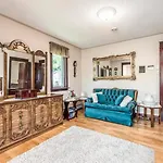 Private Bedroom And Bathroom In Dartmouth