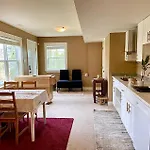 Cozy And Stylish Entire Suite In Halifax