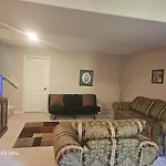 Cozy, Private Basement Suite