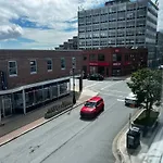 Green Room Calm Studio Stunning Downtown Views, Unit 8