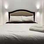 Refined City Living, Unit 606