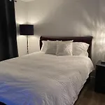 Quiet And Private Bachelor Unit