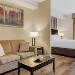 Comfort Hotel Bayer\'S Lake