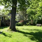 At Robie\'S End B & B