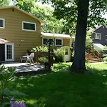 At Robie\'S End B & B