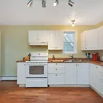 Belle Aire - Upper - Luxurious Getaway - Centrally Located