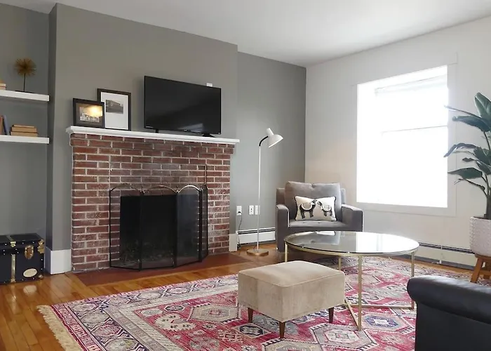 101 Beautiful & Spacious Apt