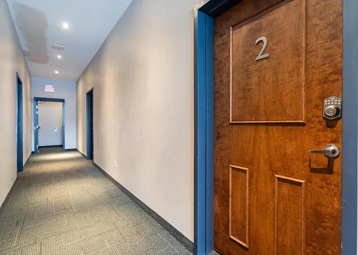 214 Sunny Downtown Loft