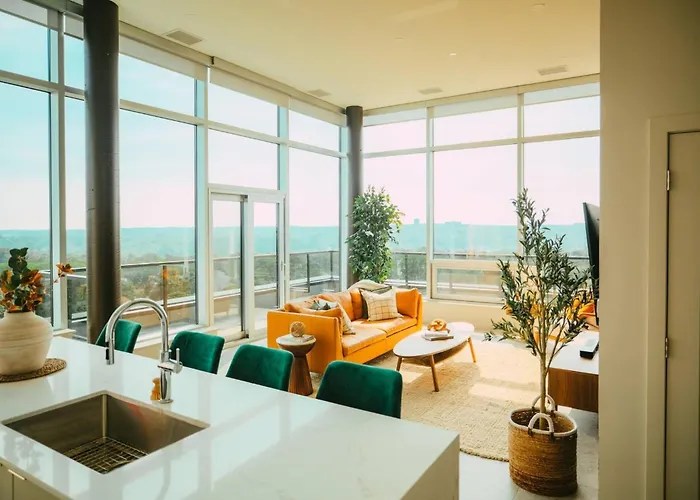 New - Luxury 2Br Penthouse Apt In Central Halifax