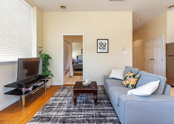 Spacious Downtown Loft #1 With Ac