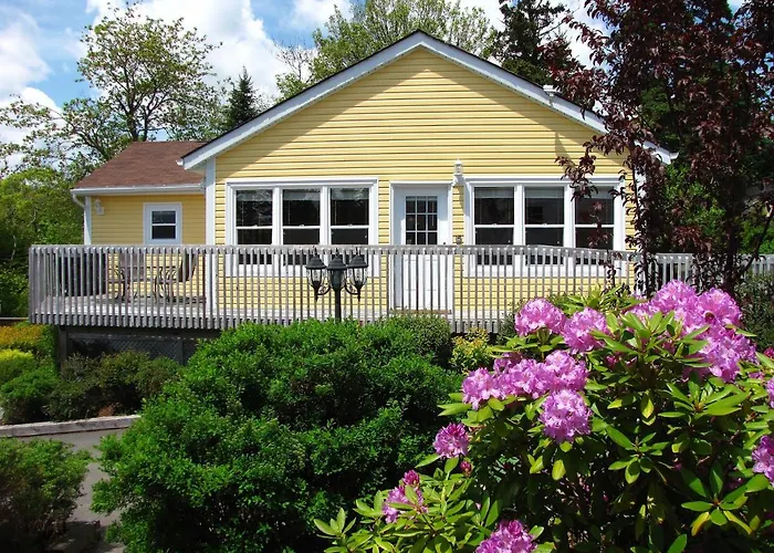 Larinda\'S Landing Oceanfront Cottages