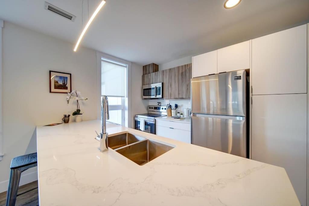 Holiday home New Ocean Bay New Luxury Sleeps 5 Parking, Coffee, Ac Halifax