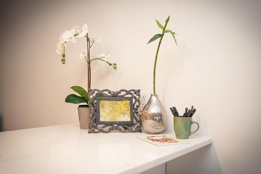 Luxurious Modern 2br Sleeps 5 Coffee, Ac, Wifi Holiday home *