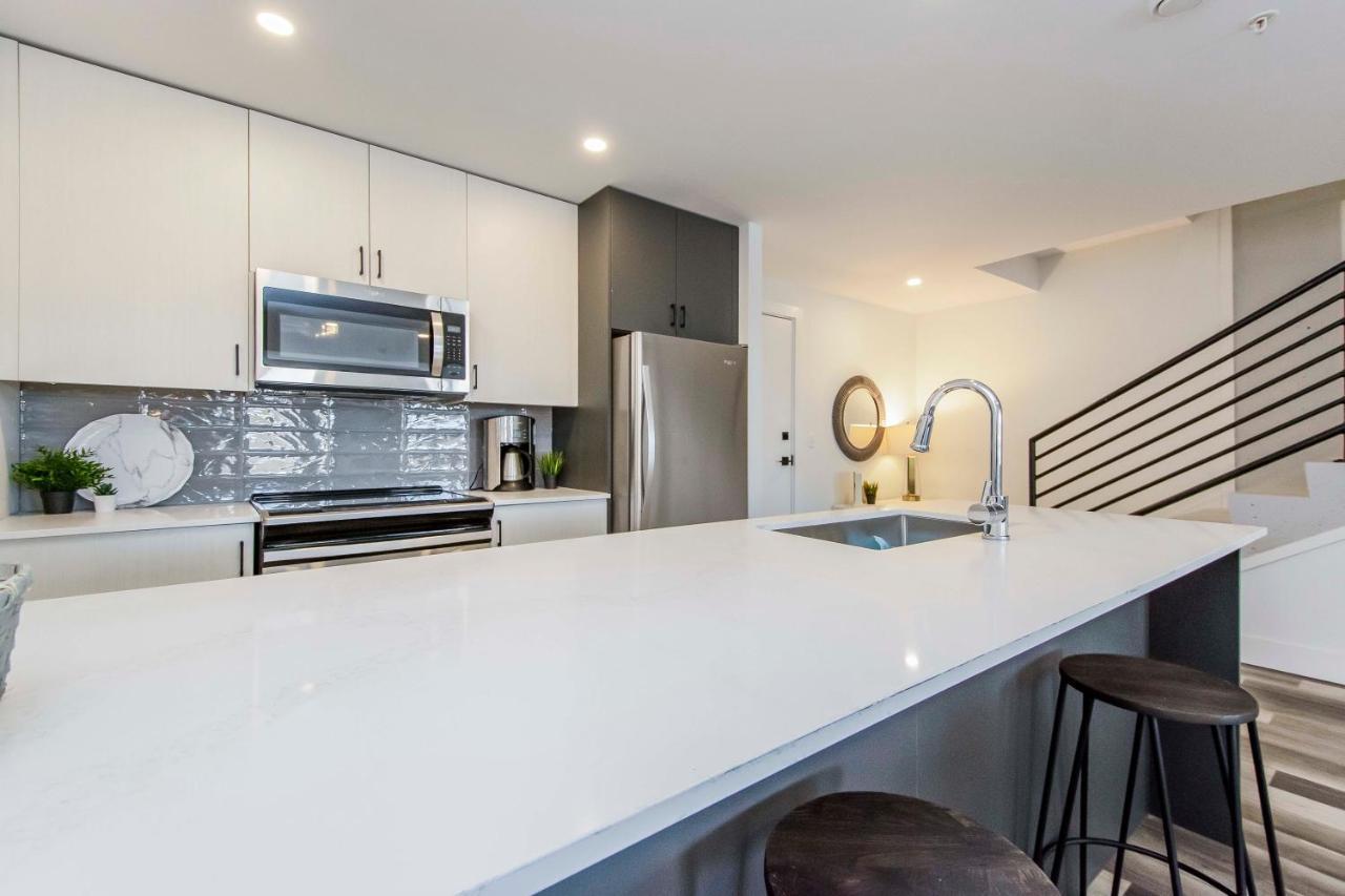 Luxurious 3 Bedroom Brand New Town House Apartment Halifax