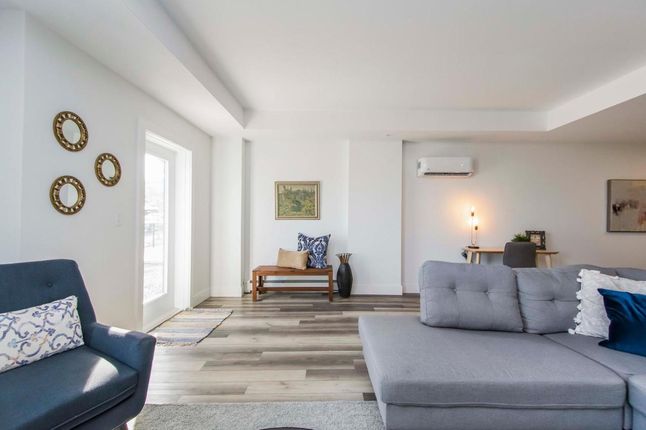 Apartment Luxurious 3 Bedroom Brand New Town House Halifax