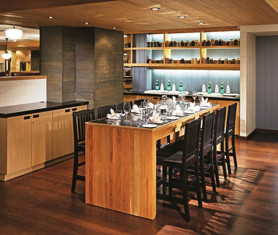 Hotel Halifax Hotel 4*