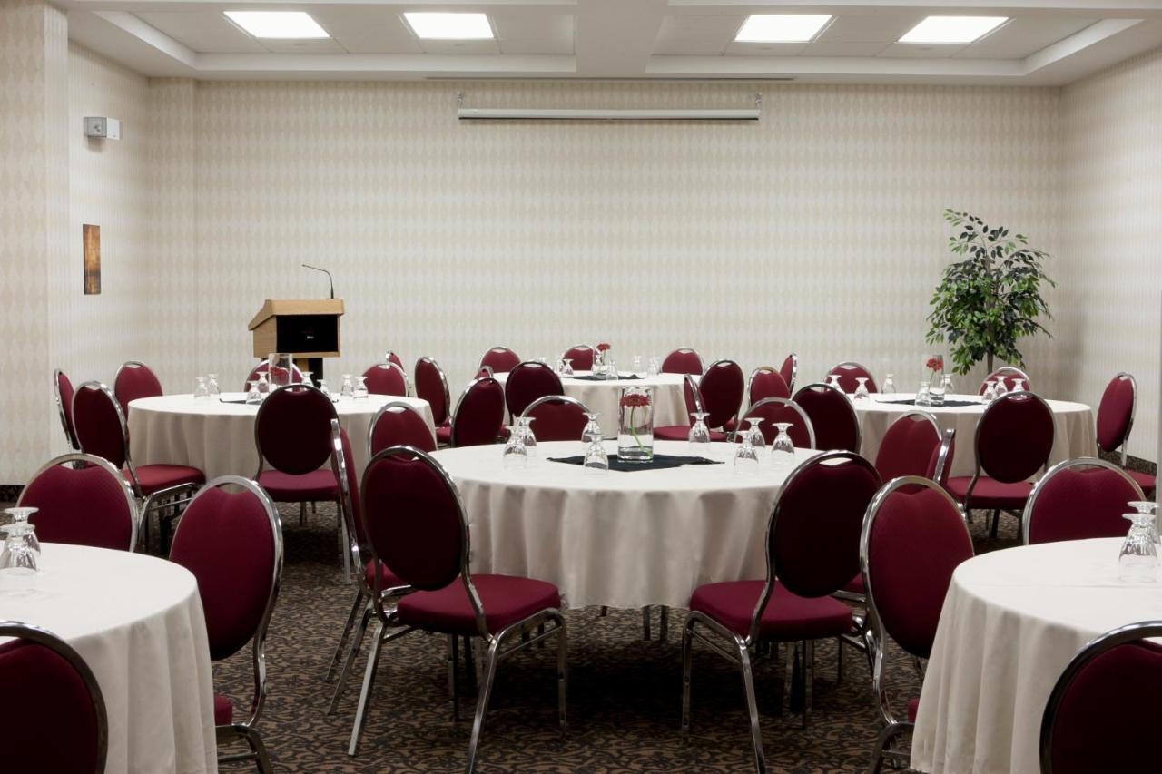 Future & Conference Centre Hotel 3*