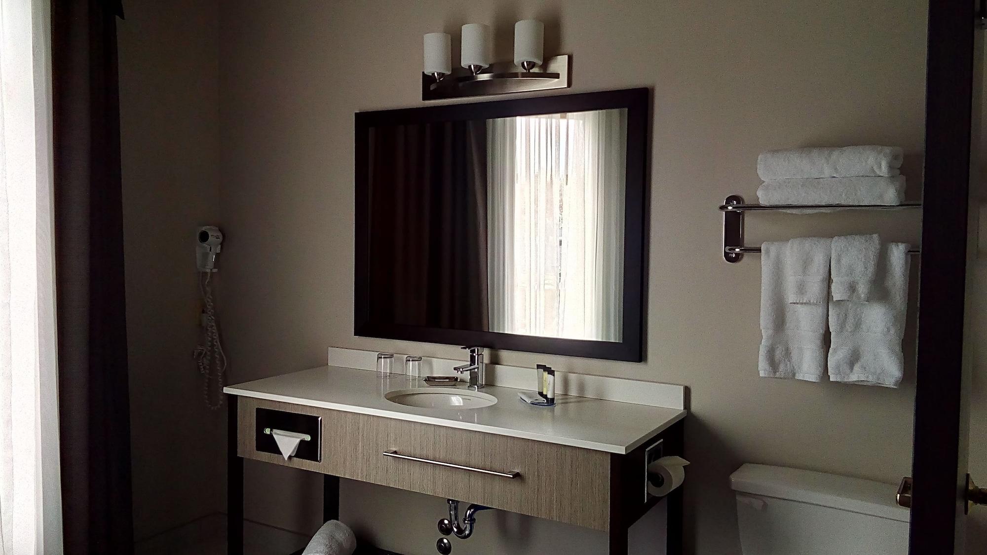 Chateau Bedford Trademark Collection By Wyndham Halifax
