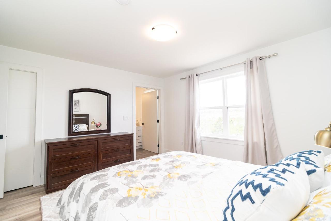 Bed & Breakfast Glamorous New Townhouse - Business And Vacation Travel