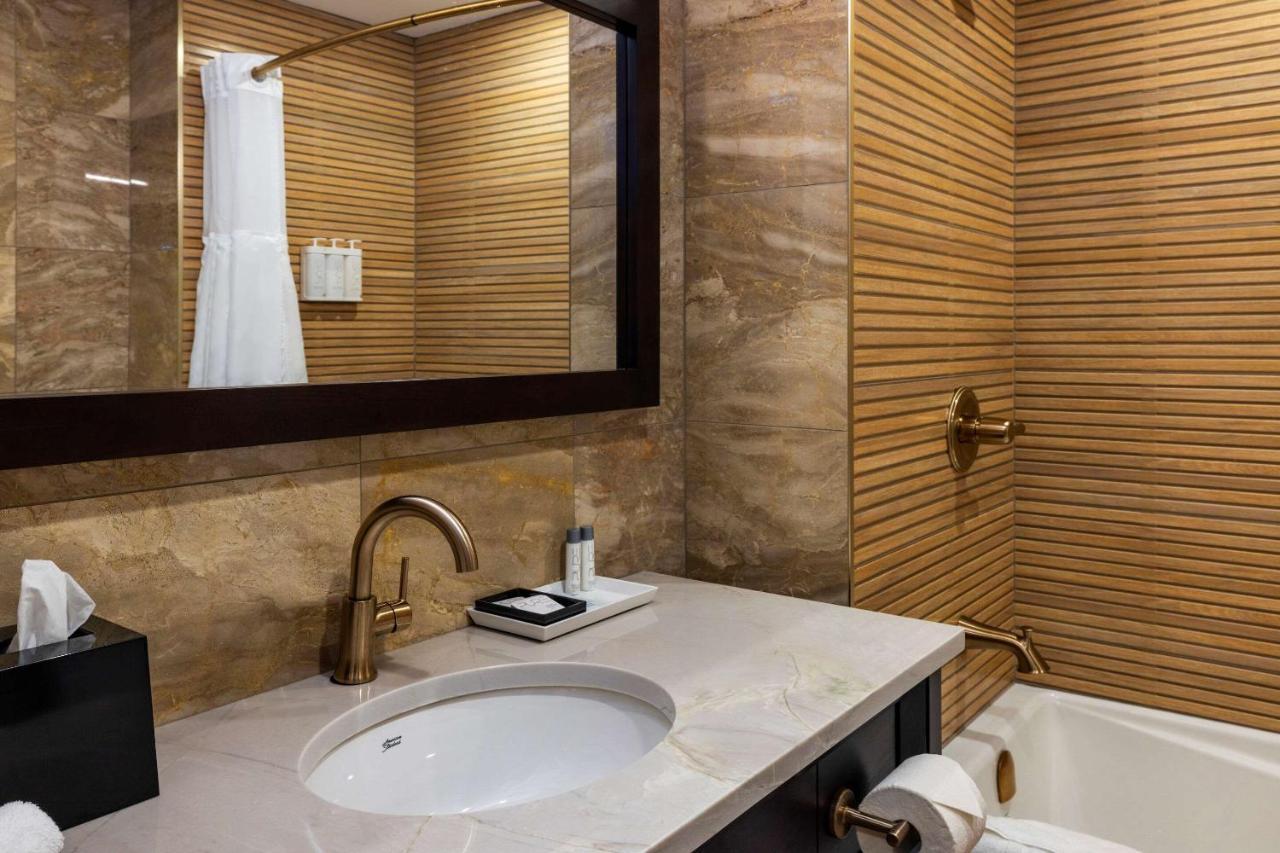 Tower & Conference Centre, Ascend Collection 5* Halifax
