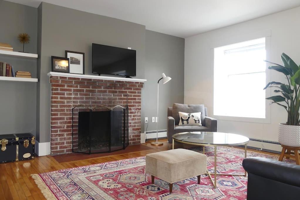 101 Beautiful & Spacious Apt Halifax